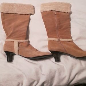 Boots sheepskin with fur trim